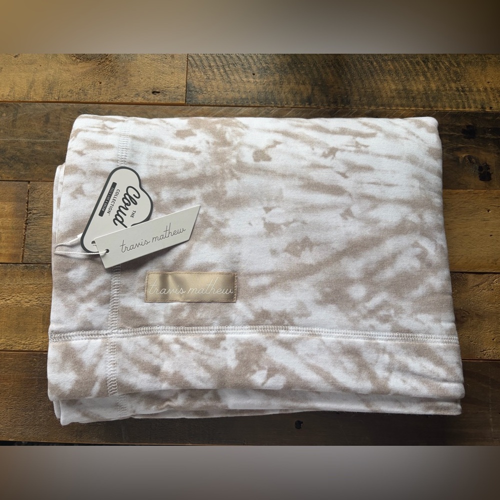 Travis Mathew Cloud Blanket